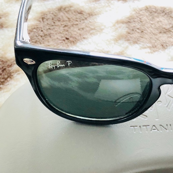 Ray-Ban sunglasses. Like new - Picture 2 of 4